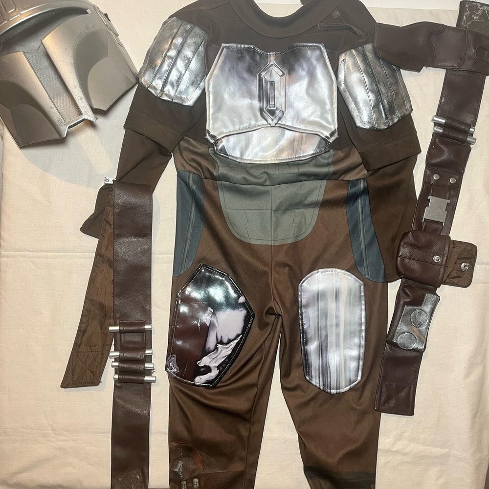 Disney Mandelorian Star Wars Size 4
